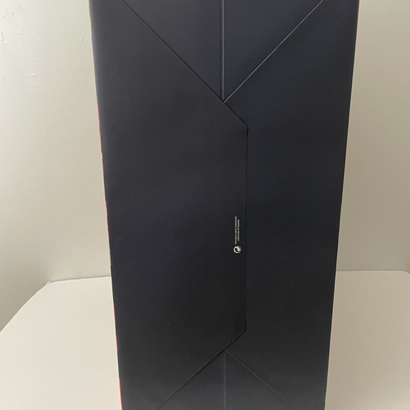 Authentic Louis Vuitton gift bag - Picture 6 of 7